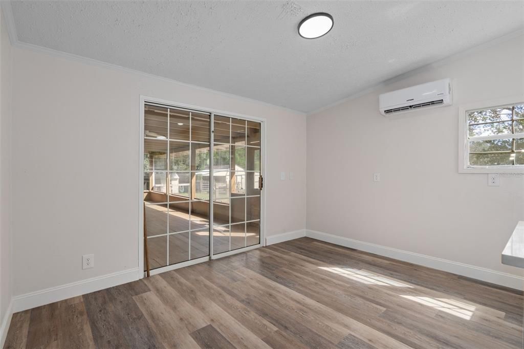 For Sale: $320,000 (3 beds, 2 baths, 1729 Square Feet)