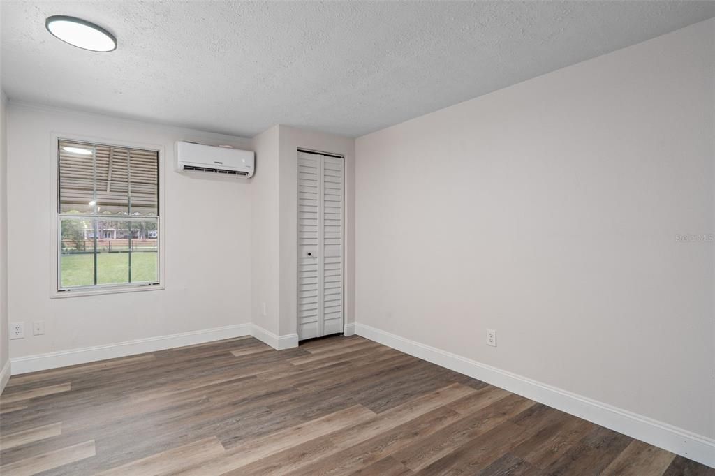 For Sale: $320,000 (3 beds, 2 baths, 1729 Square Feet)