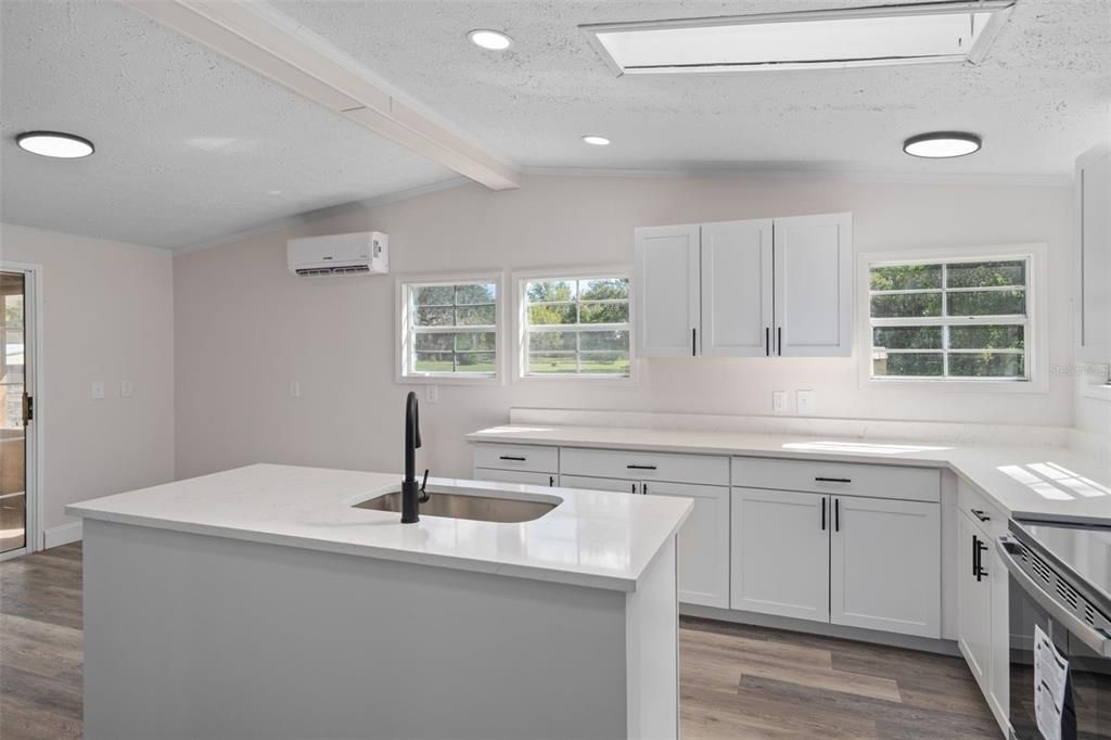 For Sale: $320,000 (3 beds, 2 baths, 1729 Square Feet)