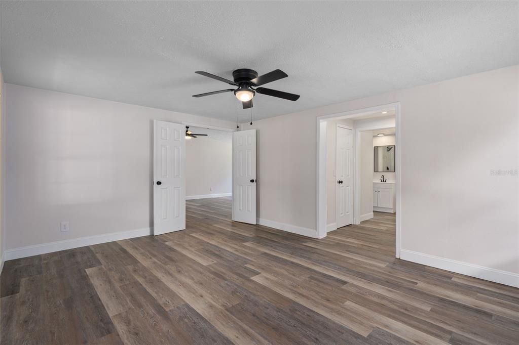 For Sale: $320,000 (3 beds, 2 baths, 1729 Square Feet)