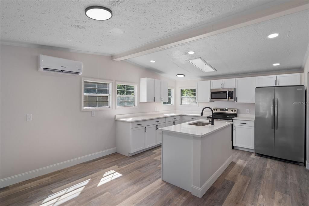 For Sale: $320,000 (3 beds, 2 baths, 1729 Square Feet)