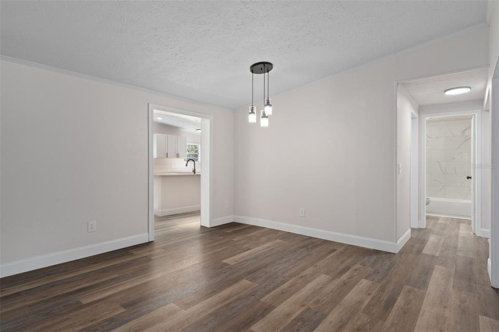 For Sale: $320,000 (3 beds, 2 baths, 1729 Square Feet)