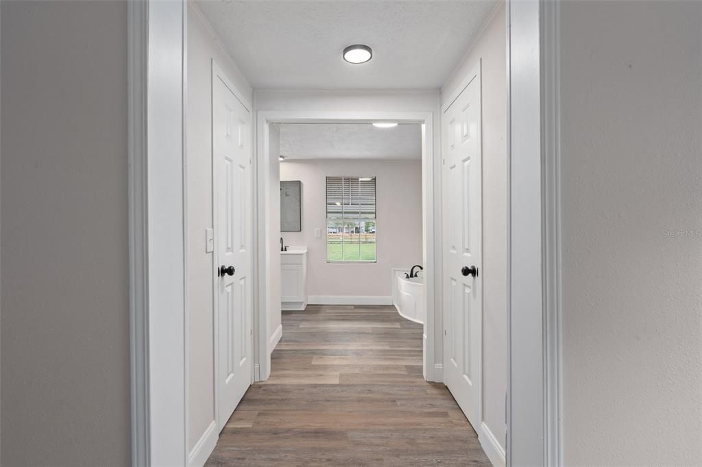 For Sale: $320,000 (3 beds, 2 baths, 1729 Square Feet)
