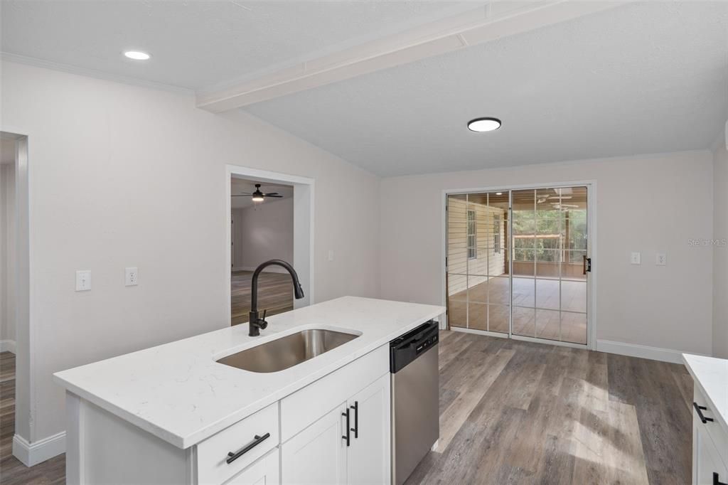 For Sale: $320,000 (3 beds, 2 baths, 1729 Square Feet)
