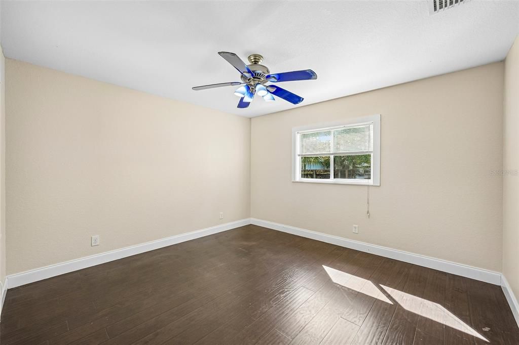 For Sale: $534,000 (5 beds, 0 baths, 1866 Square Feet)
