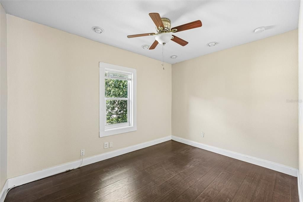For Sale: $534,000 (5 beds, 0 baths, 1866 Square Feet)