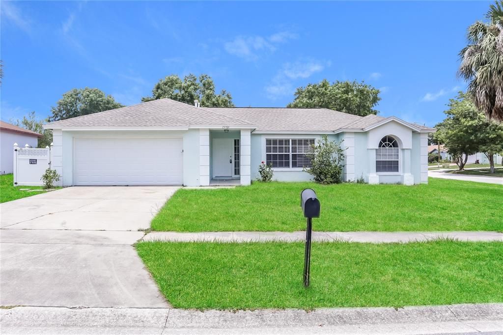 Recently Rented: $2,295 (3 beds, 2 baths, 1686 Square Feet)