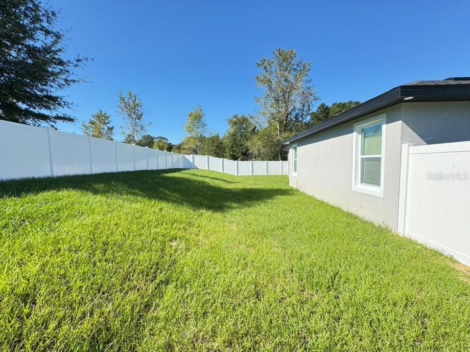 В аренду: $1,995 (4 спален, 2 ванн, 1708 Квадратных фут)