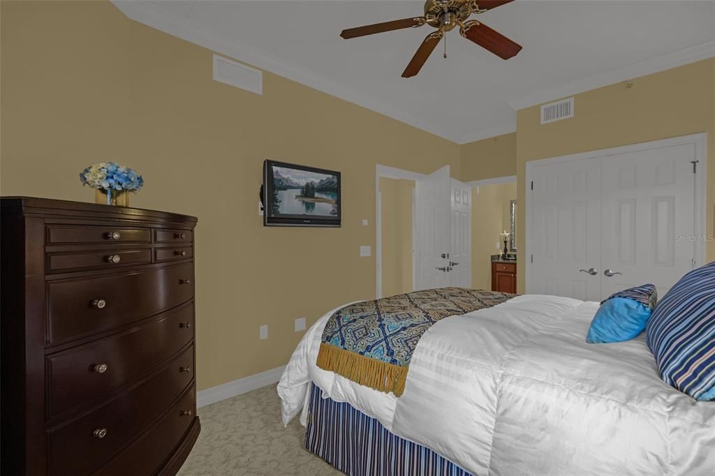 En Venta: $284,900 (3 camas, 3 baños, 1630 Pies cuadrados)
