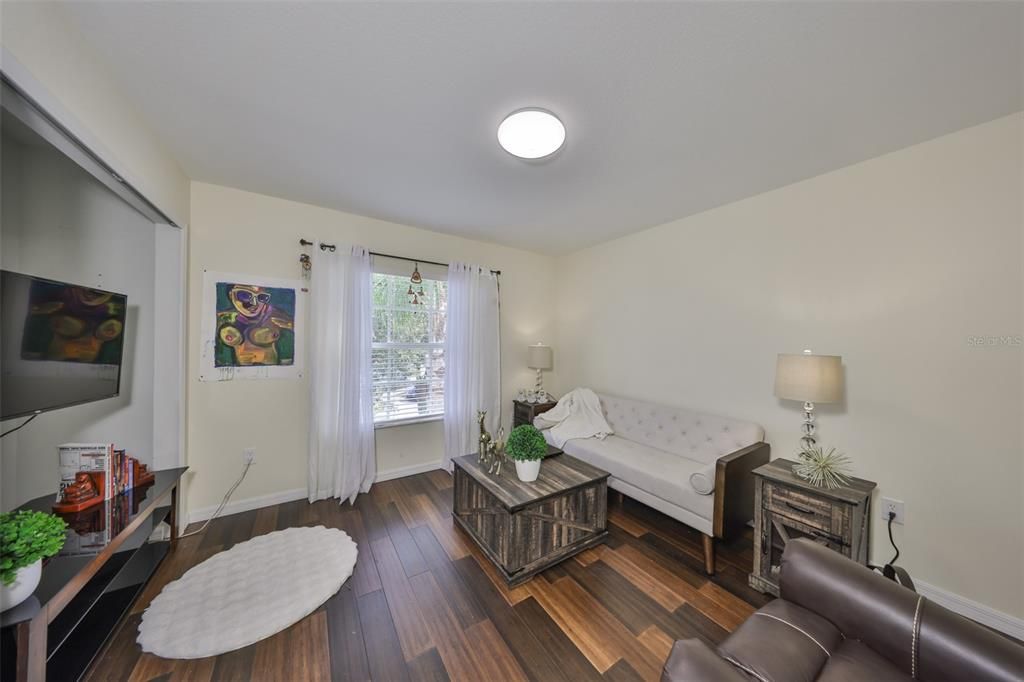 На продажу: $459,995 (4 спален, 2 ванн, 2500 Квадратных фут)