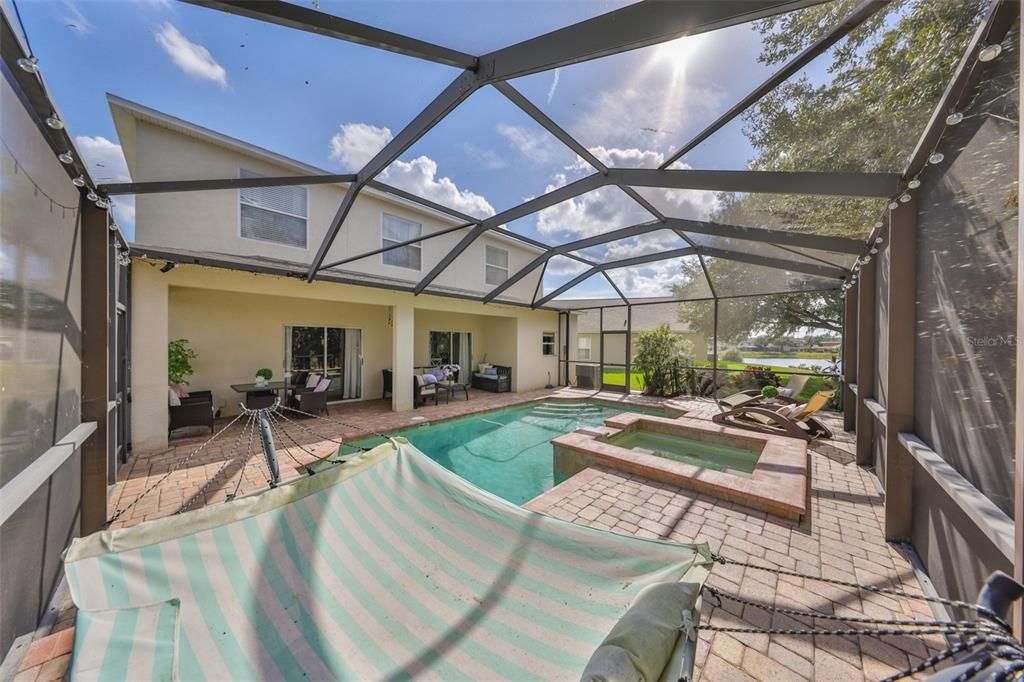 На продажу: $459,995 (4 спален, 2 ванн, 2500 Квадратных фут)