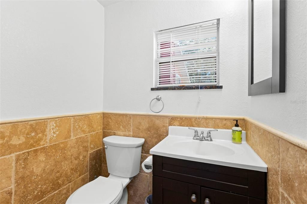 На продажу: $419,999 (3 спален, 2 ванн, 1128 Квадратных фут)