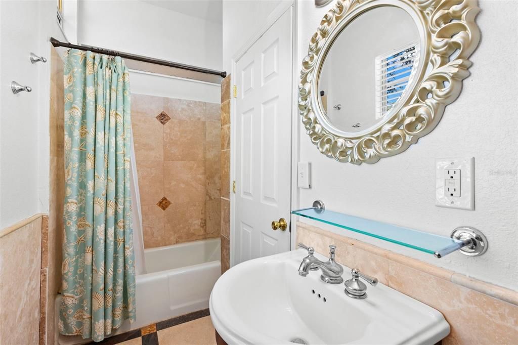 На продажу: $419,999 (3 спален, 2 ванн, 1128 Квадратных фут)