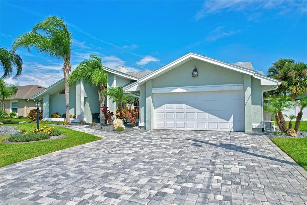 Activo con contrato: $889,999 (3 camas, 2 baños, 2202 Pies cuadrados)