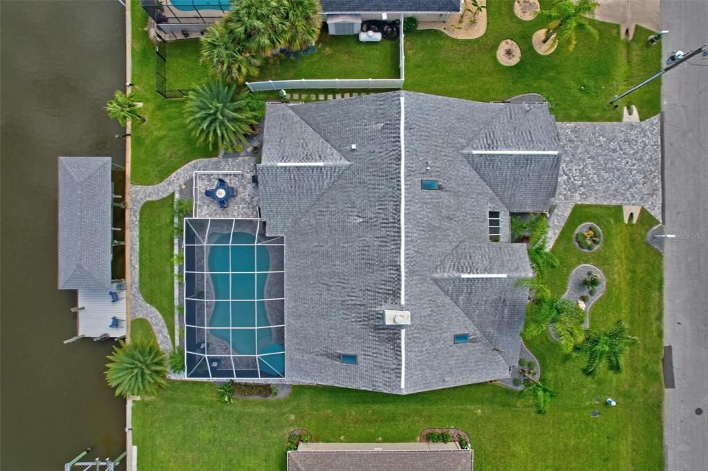 Activo con contrato: $889,999 (3 camas, 2 baños, 2202 Pies cuadrados)