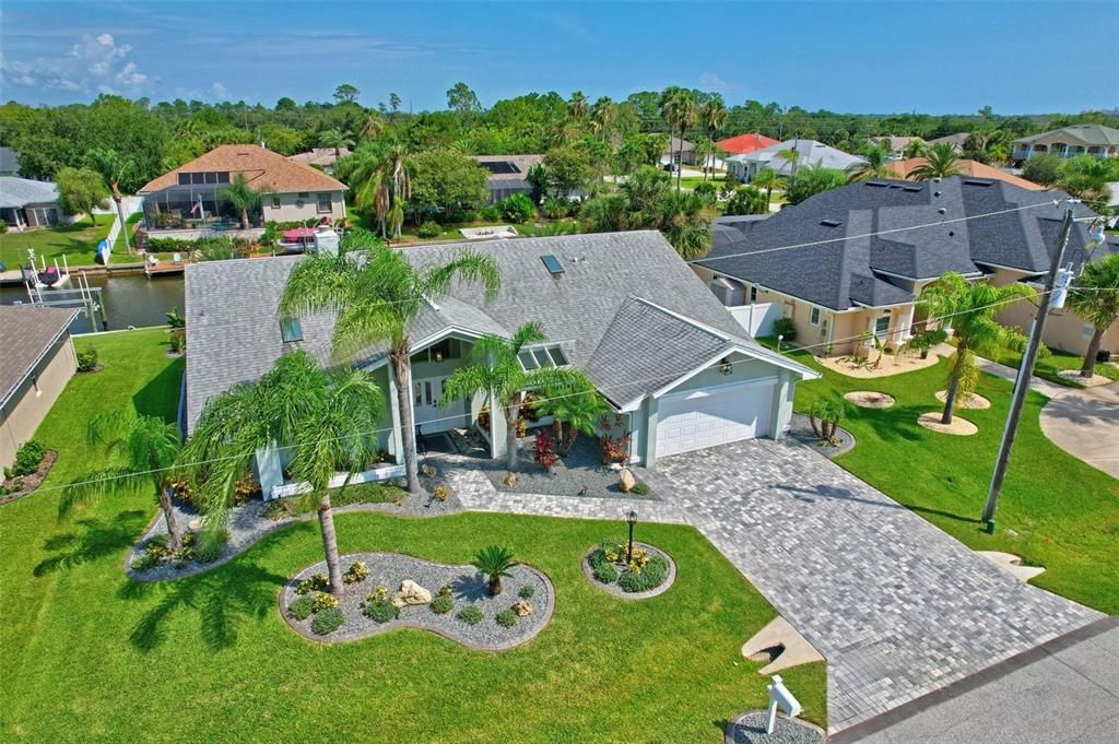 Activo con contrato: $889,999 (3 camas, 2 baños, 2202 Pies cuadrados)