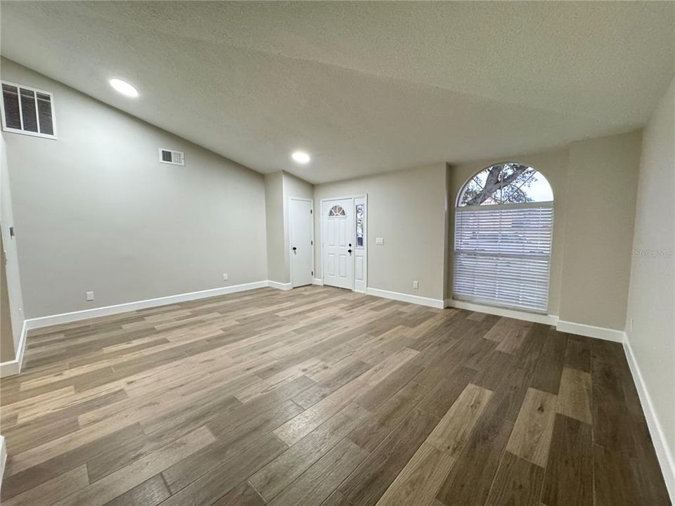 В аренду: $2,495 (3 спален, 2 ванн, 1457 Квадратных фут)