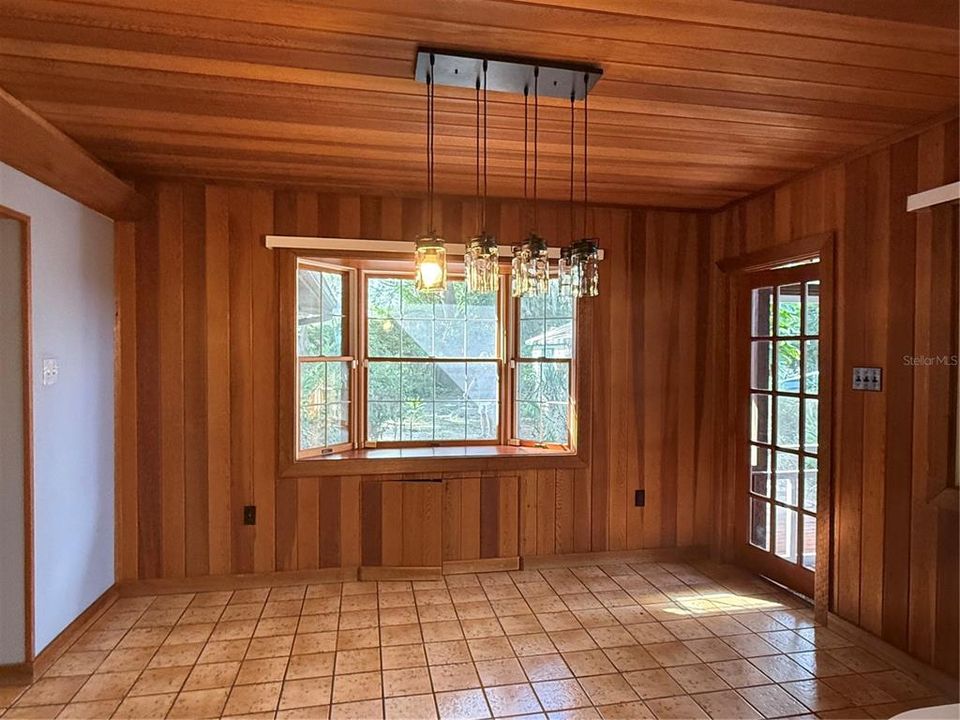En Venta: $337,500 (3 camas, 2 baños, 2034 Pies cuadrados)