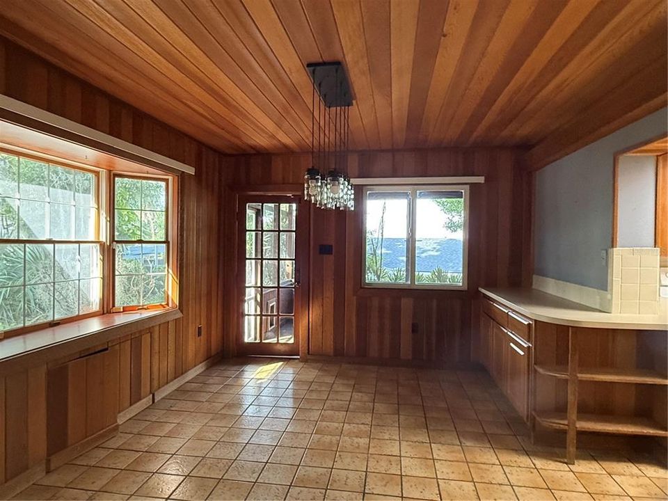 En Venta: $337,500 (3 camas, 2 baños, 2034 Pies cuadrados)