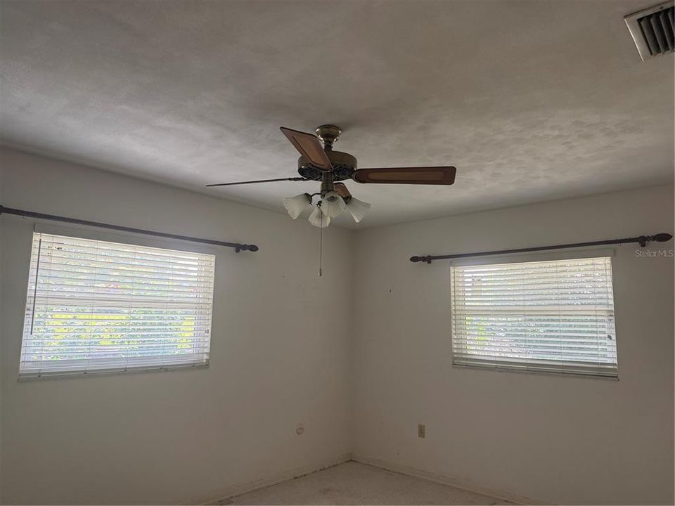 En Venta: $337,500 (3 camas, 2 baños, 2034 Pies cuadrados)