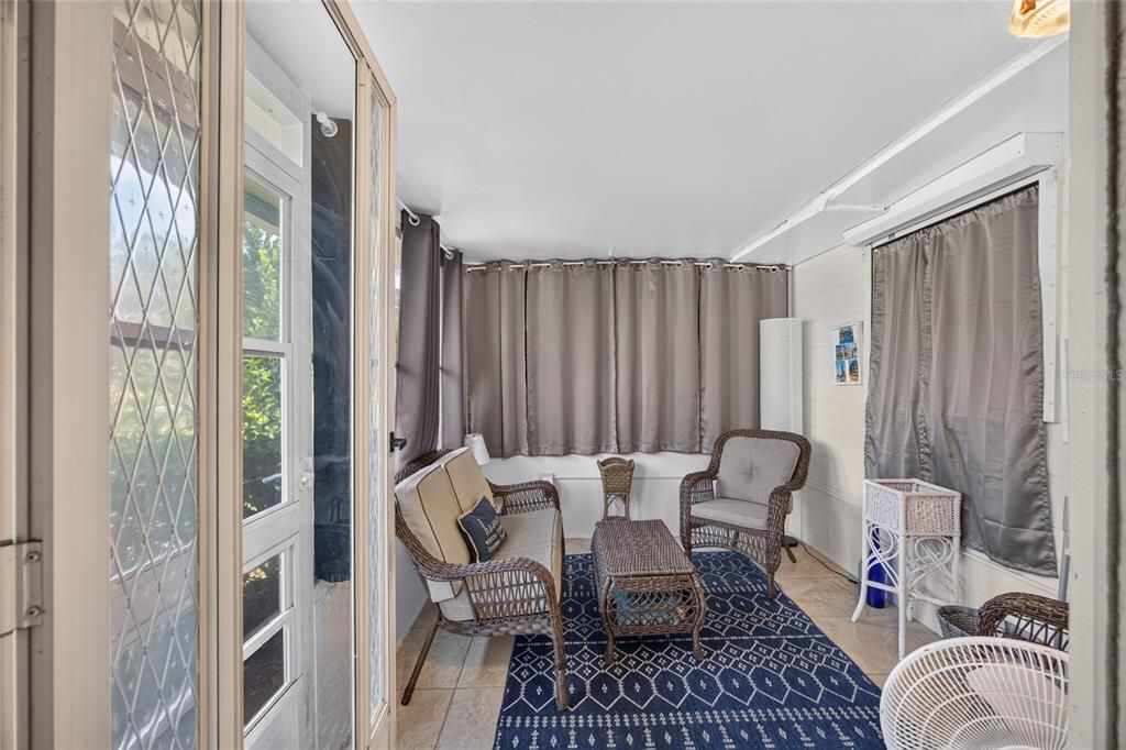 На продажу: $194,900 (2 спален, 2 ванн, 1755 Квадратных фут)