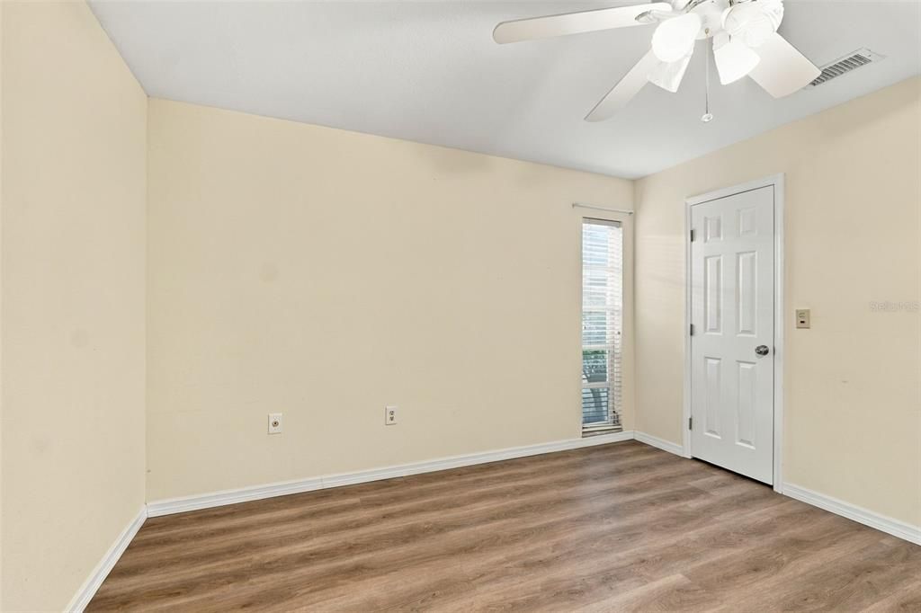 For Sale: $129,000 (2 beds, 2 baths, 1016 Square Feet)