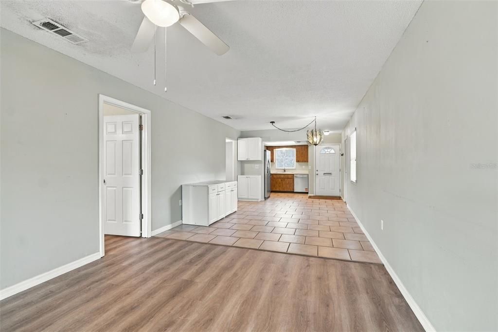 For Sale: $129,000 (2 beds, 2 baths, 1016 Square Feet)