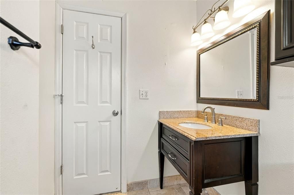 For Sale: $129,000 (2 beds, 2 baths, 1016 Square Feet)