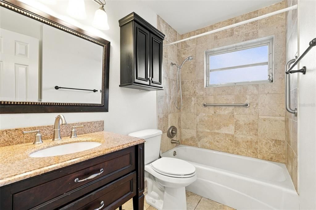 For Sale: $129,000 (2 beds, 2 baths, 1016 Square Feet)