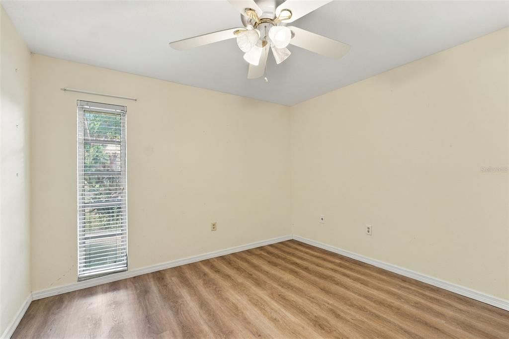 For Sale: $129,000 (2 beds, 2 baths, 1016 Square Feet)
