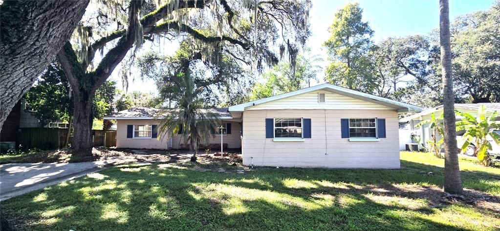 For Sale: $265,000 (3 beds, 2 baths, 1748 Square Feet)