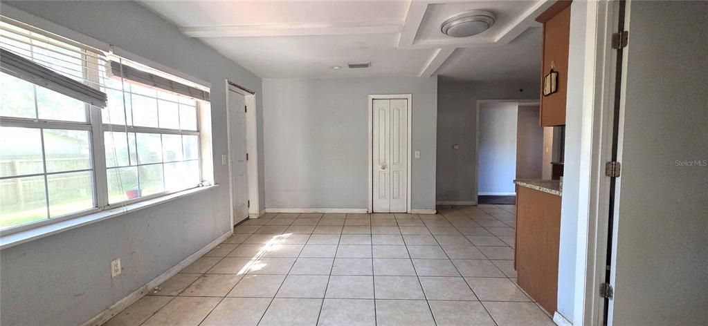 For Sale: $265,000 (3 beds, 2 baths, 1748 Square Feet)