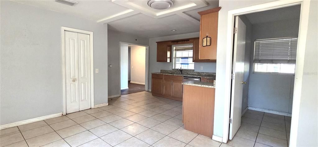 For Sale: $265,000 (3 beds, 2 baths, 1748 Square Feet)