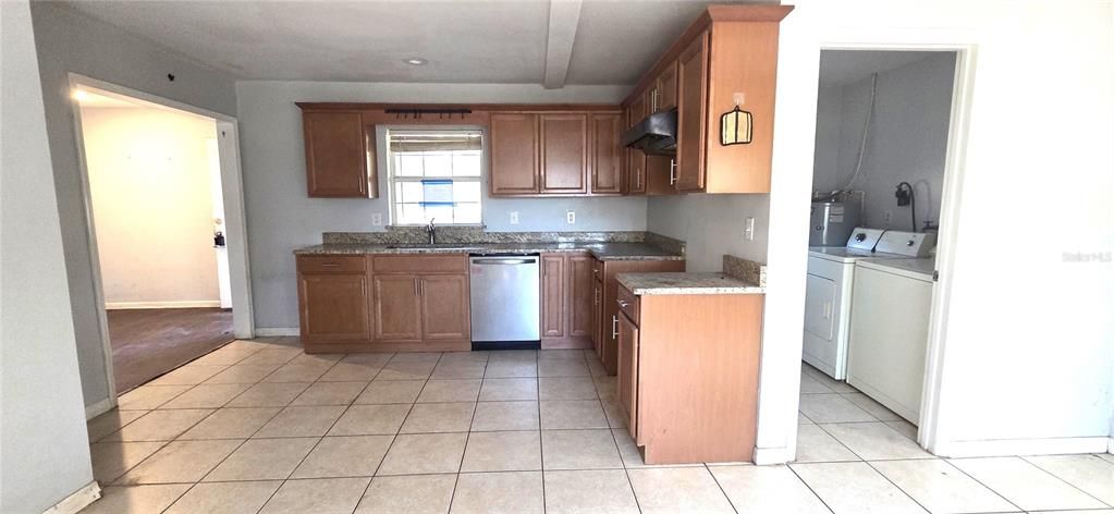 For Sale: $265,000 (3 beds, 2 baths, 1748 Square Feet)