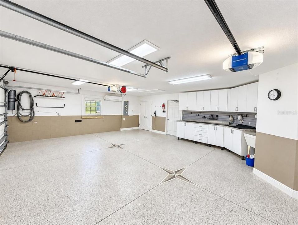 En Venta: $650,000 (3 camas, 2 baños, 2007 Pies cuadrados)