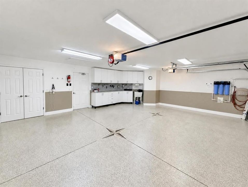 En Venta: $650,000 (3 camas, 2 baños, 2007 Pies cuadrados)