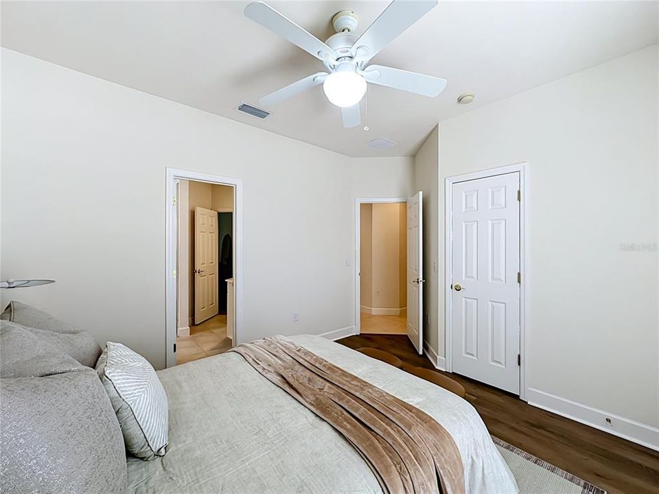 En Venta: $799,999 (5 camas, 4 baños, 3351 Pies cuadrados)