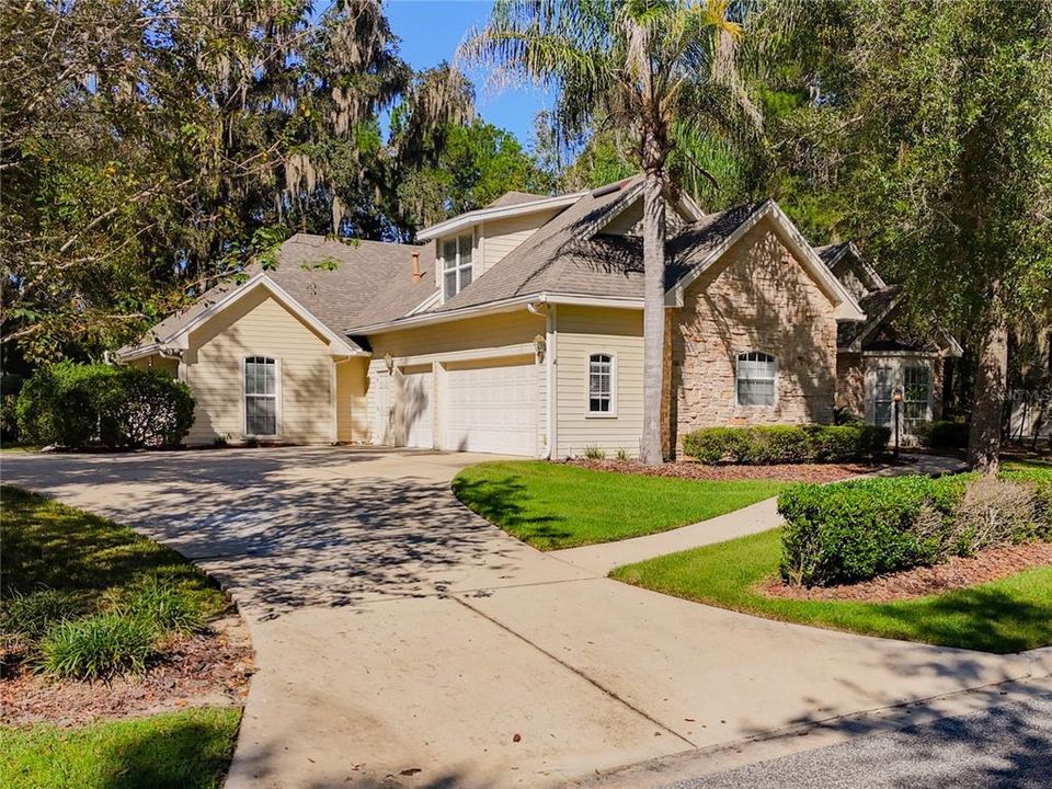 En Venta: $799,999 (5 camas, 4 baños, 3351 Pies cuadrados)