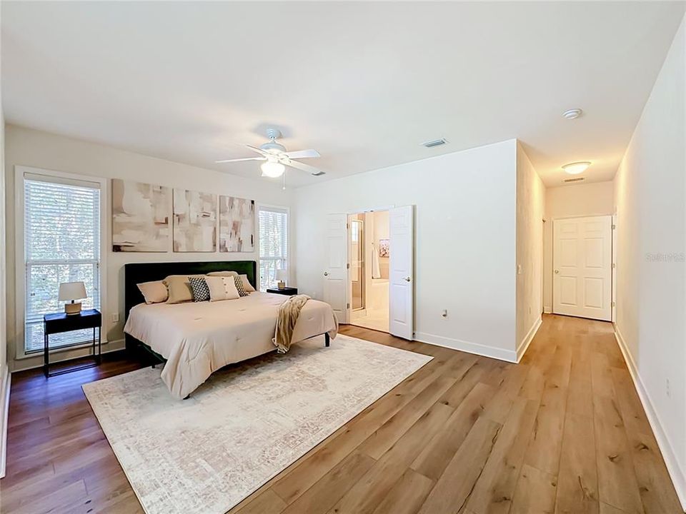 En Venta: $799,999 (5 camas, 4 baños, 3351 Pies cuadrados)
