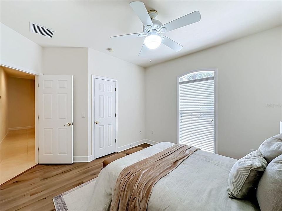 En Venta: $799,999 (5 camas, 4 baños, 3351 Pies cuadrados)