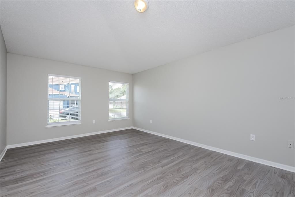 For Rent: $2,245 (4 beds, 2 baths, 2088 Square Feet)