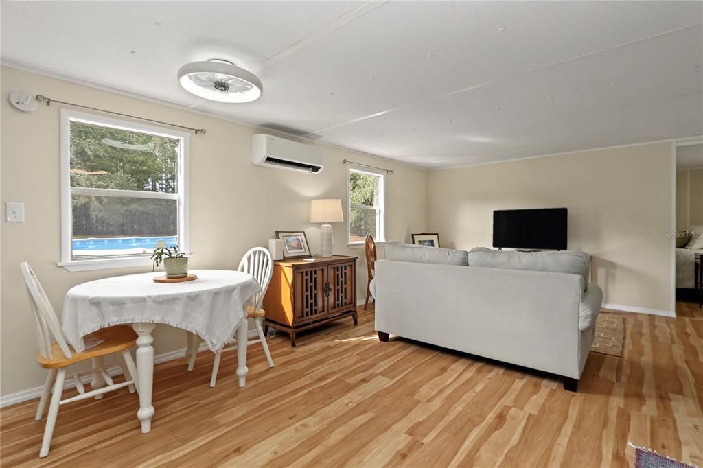 For Sale: $173,000 (2 beds, 1 baths, 644 Square Feet)