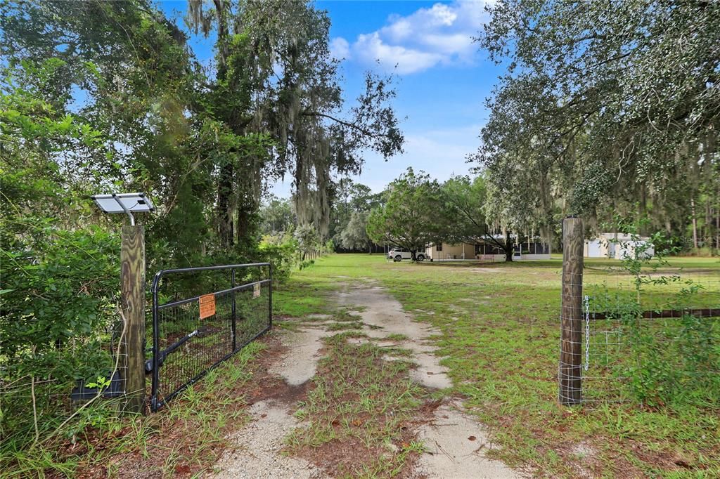 For Sale: $173,000 (2 beds, 1 baths, 644 Square Feet)