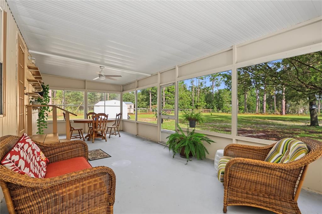 For Sale: $173,000 (2 beds, 1 baths, 644 Square Feet)