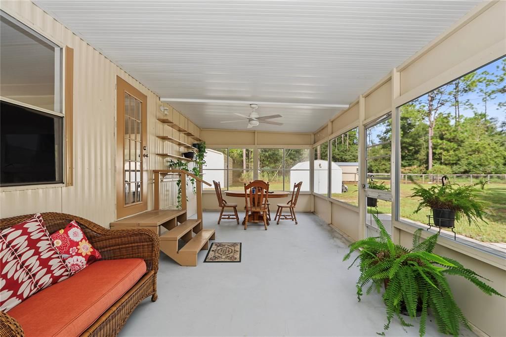 For Sale: $173,000 (2 beds, 1 baths, 644 Square Feet)