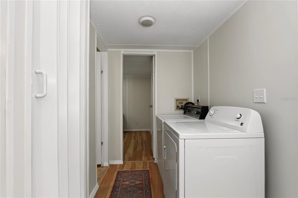 For Sale: $173,000 (2 beds, 1 baths, 644 Square Feet)