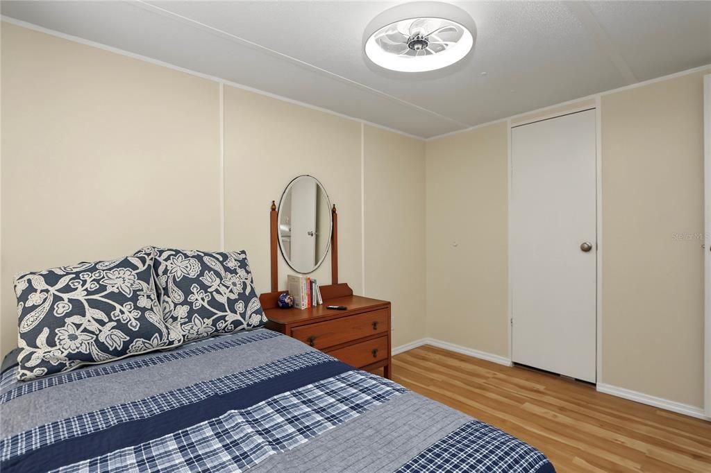 For Sale: $173,000 (2 beds, 1 baths, 644 Square Feet)