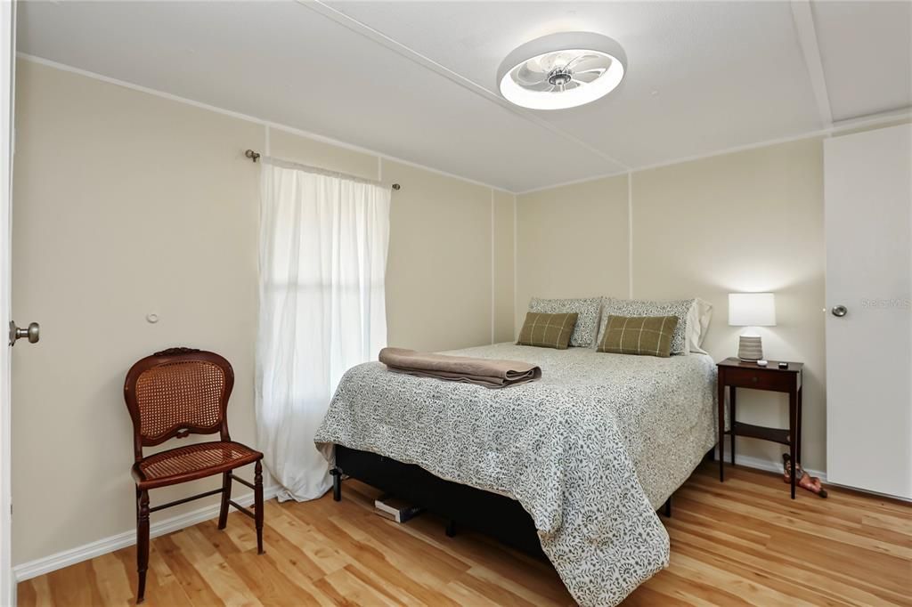 For Sale: $173,000 (2 beds, 1 baths, 644 Square Feet)