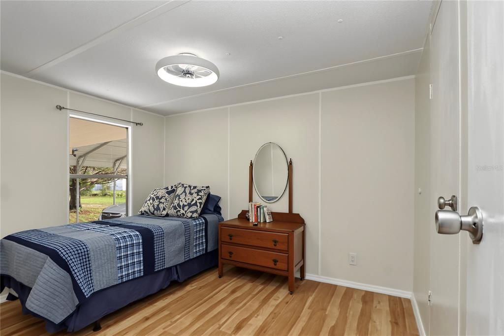 For Sale: $173,000 (2 beds, 1 baths, 644 Square Feet)