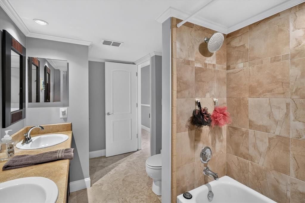 : $615,000 (3 спален, 2 ванн, 1813 Квадратных фут)